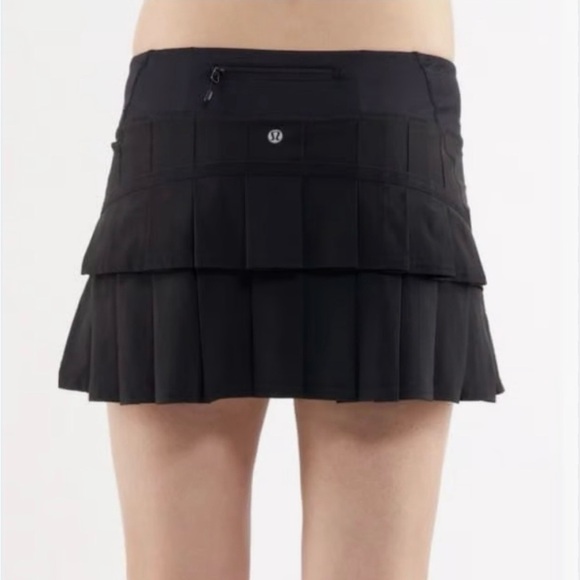 Lululemon Run Pace Pleated Athletic Setter Pickleball Skirt Skort, Black,Size 10 - Picture 3 of 11
